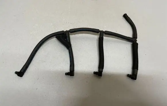 Volkswagen Touran II Fuel return line/hose 1928301101