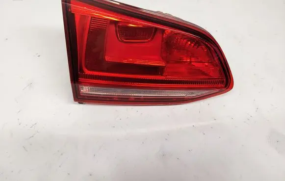 Tailgate rear/tail lights