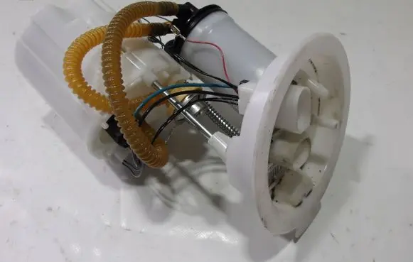 BMW 1 F20 F21 Fuel injection high pressure pump 7243974