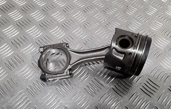 Ford Kuga I Piston with connecting rod 9677840380