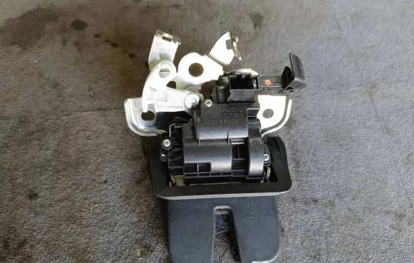 Audi Q5 SQ5 Tailgate/trunk/boot lock/catch/latch 8R0827505 15123160712