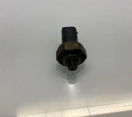 Mercedes-Benz E W211 Air conditioning (A/C) pressure sensor 2205420118 A2205420118