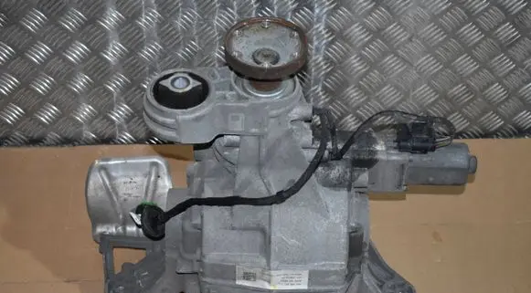 Porsche Cayenne (9Y0 9Y3) Rear axle beam with reductor 