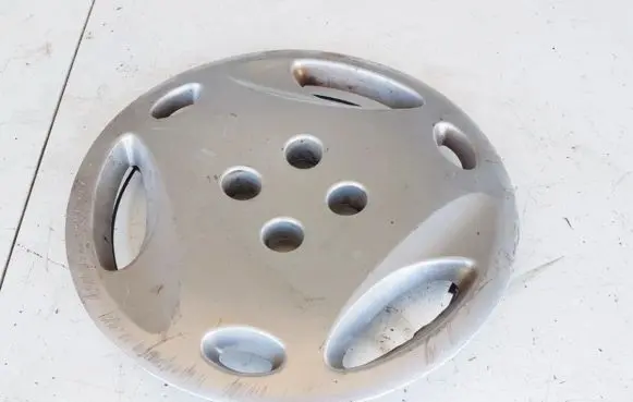 Renault Clio II R14 wheel hub/cap/trim 7700834970