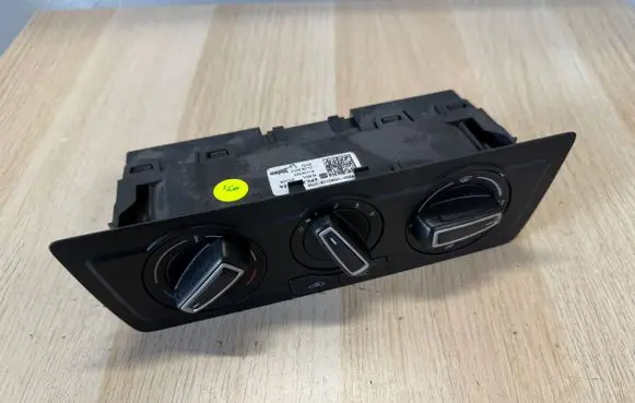 Seat Ibiza IV (6J,6P) Climate control unit 6P0820045A