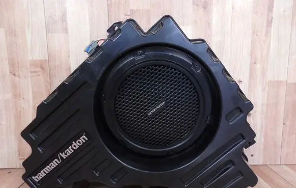 Jeep Grand Cherokee Subwoofer speaker 05035130AC