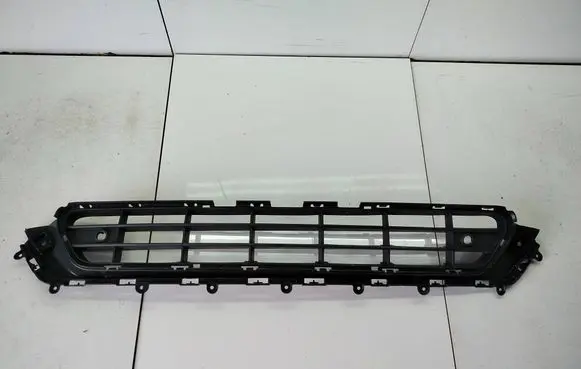 Volvo XC40 Front bumper lower grill 31650117