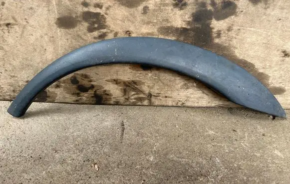 Volvo XC70 Rear fender molding trim 8620132 9190879