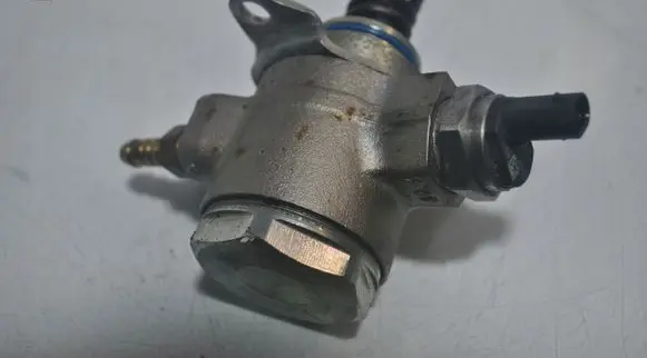Volkswagen Scirocco In-tank fuel pump 03C127026P