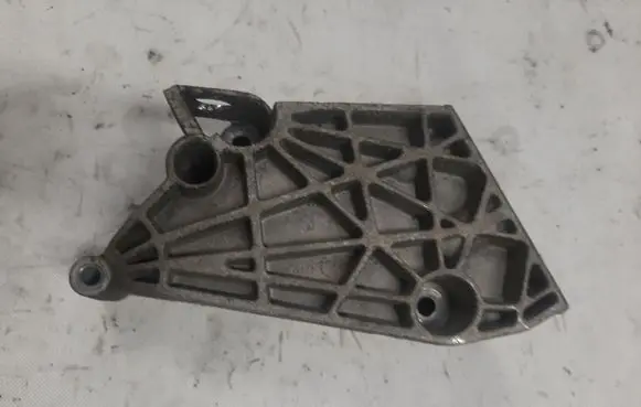 Volkswagen Polo V 6R Engine mount bracket 045199207