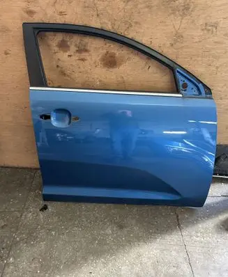 KIA Sportage Front door