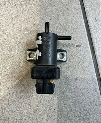 Nissan NV300 Vacuum valve 820076262