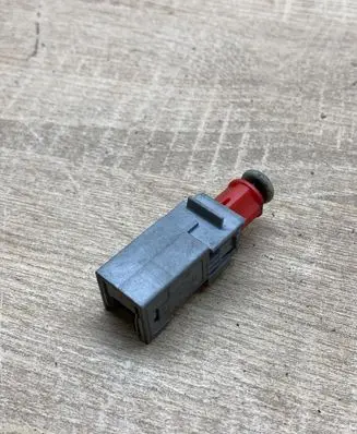 Opel Zafira A Brake pedal sensor switch 09185907
