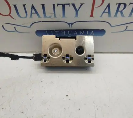 Mercedes-Benz C W205 Aerial antenna amplifier A2059051205