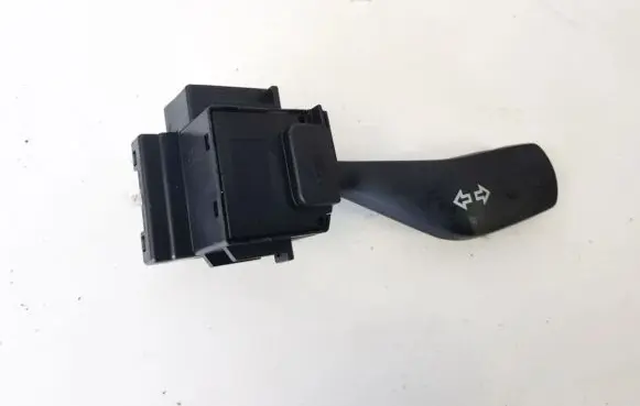 Ford Focus Indicator stalk 4m5t13335au 17d940b