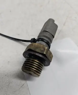 Citroen C3 Oil pressure sensor 0243