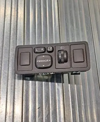 Toyota Avensis T250 A set of switches 777669