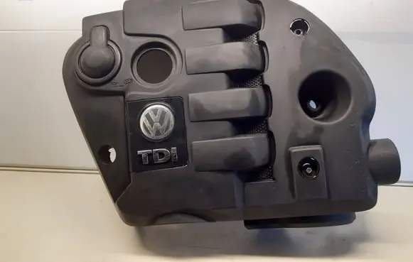 Volkswagen PASSAT B5.5 Engine cover (trim)