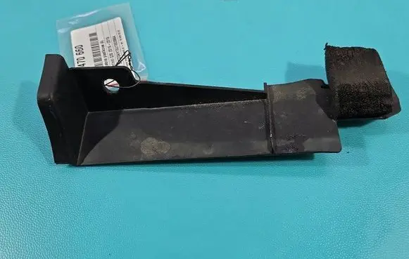 Infiniti Q30 Center console 638E85DA0A IMPRK1470660