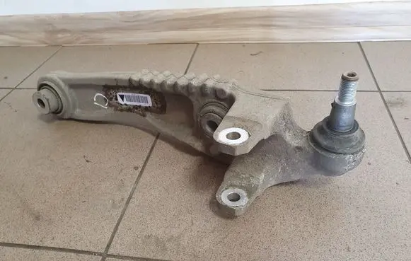 Front lower control arm/wishbone