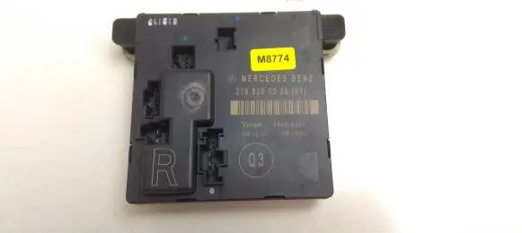 Mercedes-Benz CLS C219 Door control unit/module 2198200326 M8774