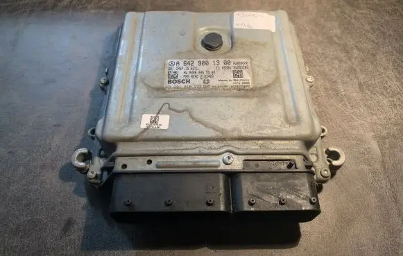 Mercedes-Benz E C207 W207 Engine control unit/module A6429001300