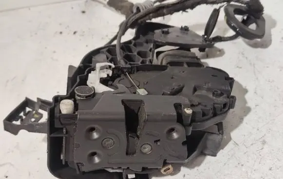 Volvo V50 Rear door lock 992772103 30663578 30663578LH