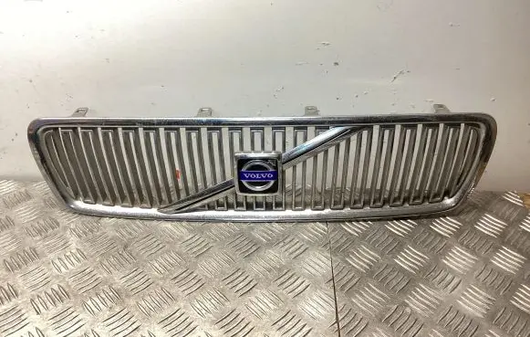 Volvo V70 Front bumper upper radiator grill 8659875 09190386