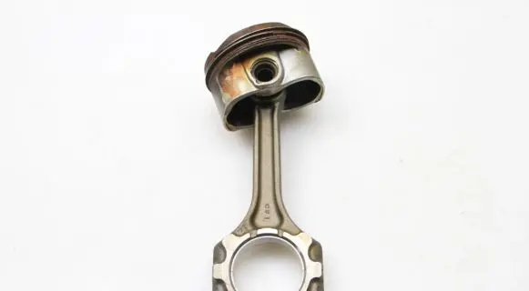 Toyota RAV 4 (XA40) Piston with connecting rod