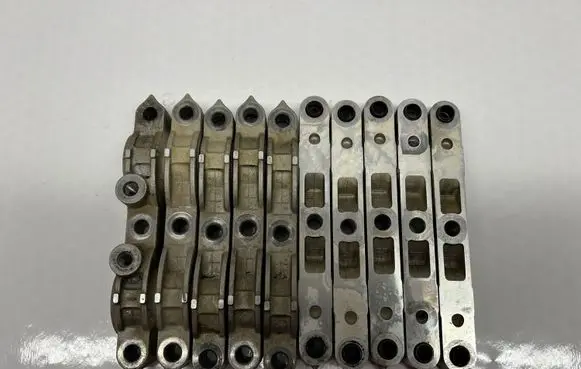 Mitsubishi Pajero Camshaft holder 