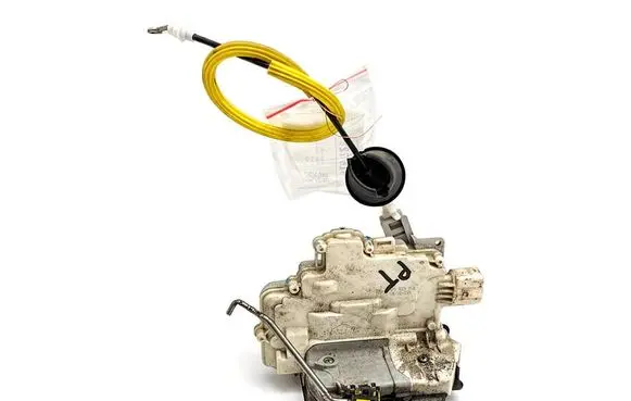 Audi A6 S6 C6 4F Rear door lock 4F0839016