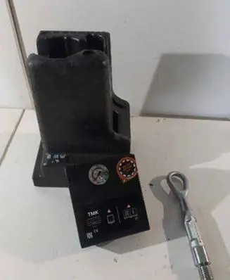 BMW iX Tire air pump compressor 