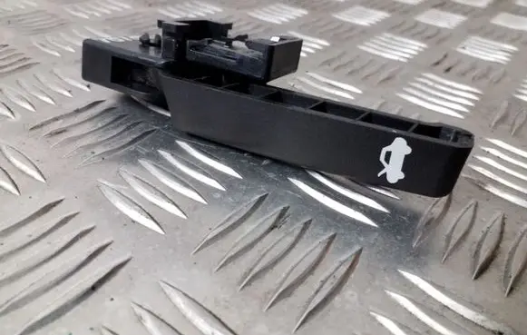 Opel Mokka Engine bonnet (hood) release handle
