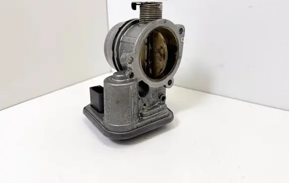 BMW 3 E90 E91 Throttle body valve 13547804373 7804373