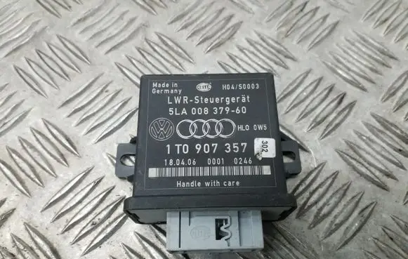 Volkswagen Touran I Light module LCM 1T0907357