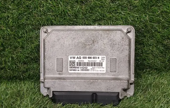Skoda Fabia Mk2 (5J) Engine control unit/module ECU 03D906023N 03D906023