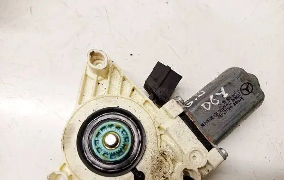 Mercedes-Benz B W245 Rear door window regulator motor A1698204642 996147102