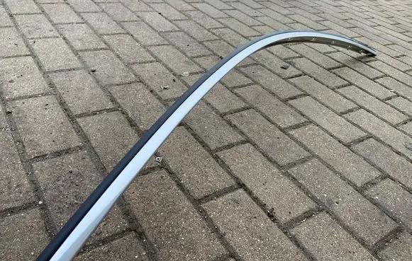 Roof trim bar molding cover