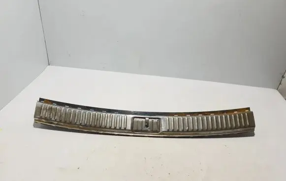 Volkswagen Touareg II Trunk/boot sill cover protection 7P0863459F