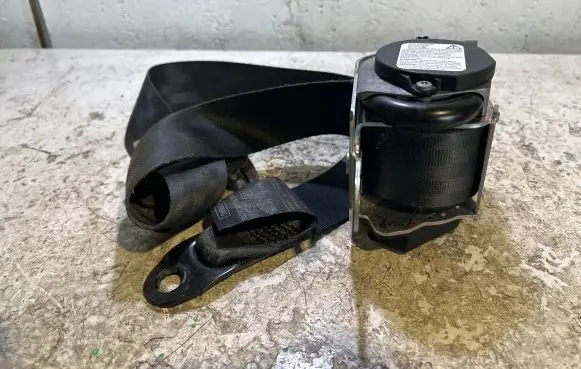 KIA Ceed Front seatbelt 0436094