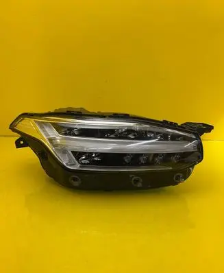 Volvo XC90 Headlight/headlamp 32228689