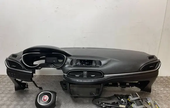 Fiat Tipo Radio/GPS head unit trim 