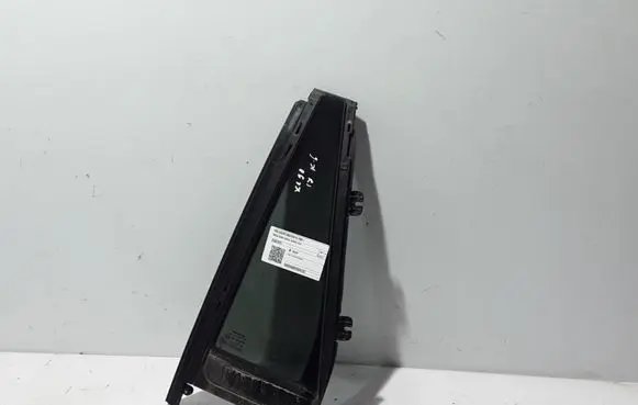 Volvo XC90 Rear vent window glass 31651873