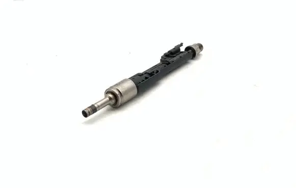 BMW 4 F32 F33 Fuel injector 13647645960 0261500212