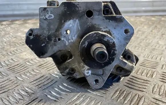 Audi A8 S8 D3 4E Fuel injection high pressure pump 059130755E 00241 0445010090