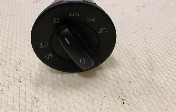 Skoda Octavia Mk2 (1Z) Light switch 1Z0941431J