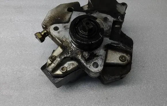 Volvo XC70 Fuel injection high pressure pump 0445010111 8692521 040441