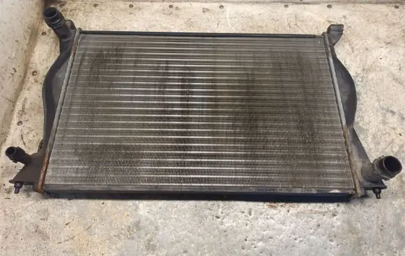 Audi A6 S6 C6 4F Coolant radiator