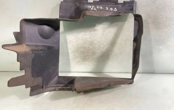 Audi Q7 4L Intercooler air guide/duct channel 4l0117335f