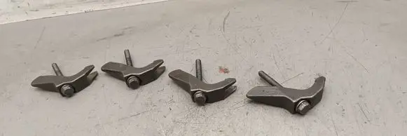 Nissan Patrol Y61 Fuel Injector clamp holder 